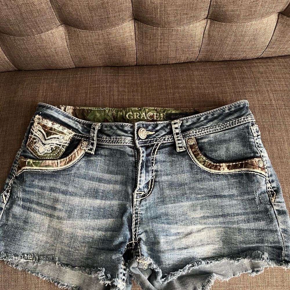 GRACE in LA embellished women’s short shorts blue jeans size 31